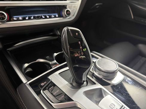 Used 2022 BMW 740i xDrive w/ M Sport Package AWD/4WD image 16