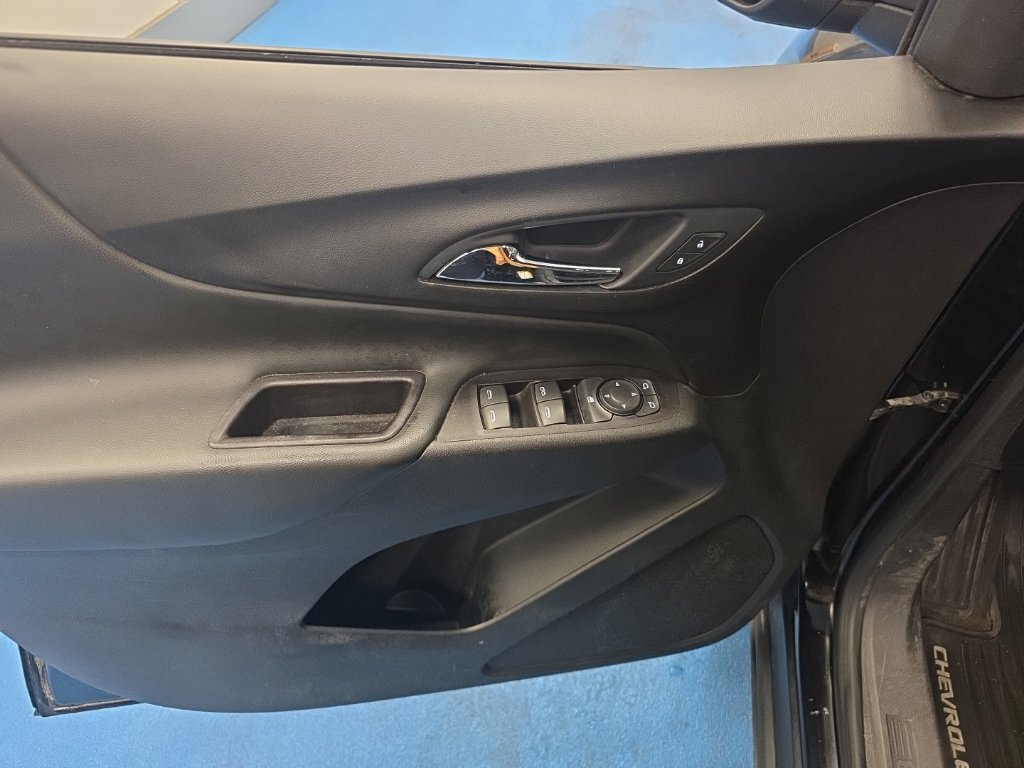 Certified 2018 Chevrolet Equinox LT FWD image 15