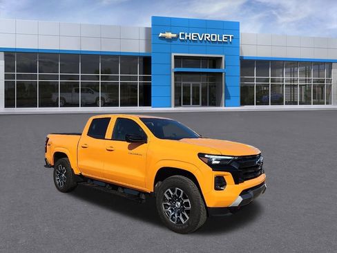 Used 2025 Chevrolet Colorado Z71 w/ Technology Package AWD/4WD image 7