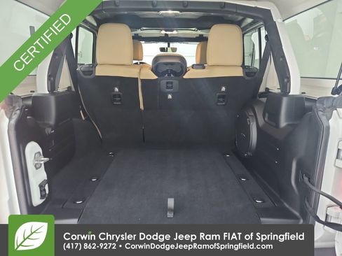 Used 2019 Jeep Wrangler Unlimited Sahara image 30