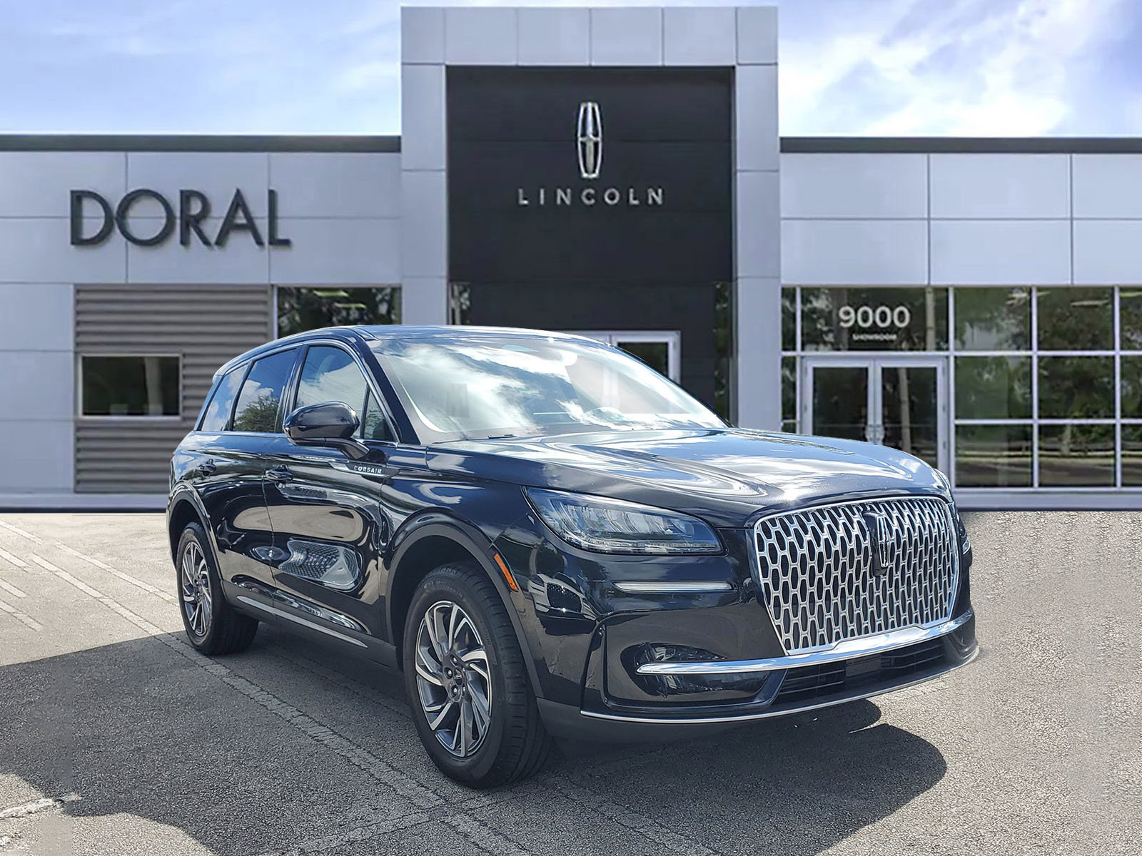 Used 2024 Lincoln Corsair FWD image 1