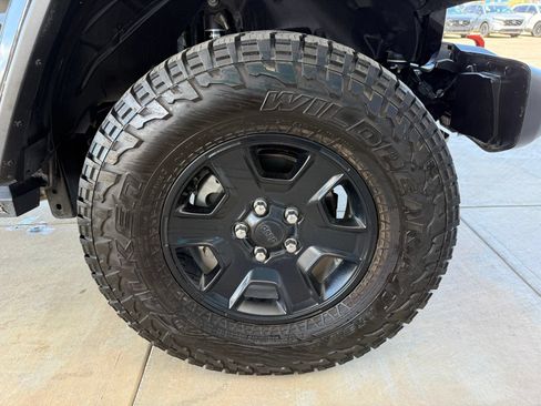 Used 2023 Jeep Gladiator Mojave w/ LED Lighting Group AWD/4WD image 45