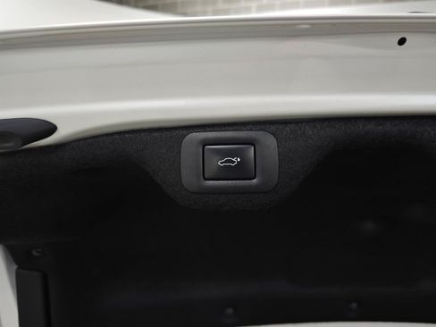Certified 2025 Lexus ES 300h w/ Premium Package FWD image 9