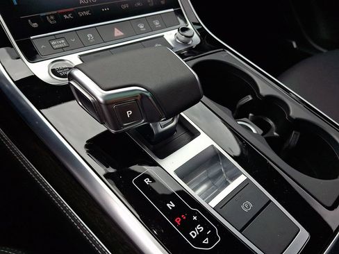 Used 2025 Audi Q7 2.0T Premium Plus w/ Premium Plus Package AWD/4WD image 16