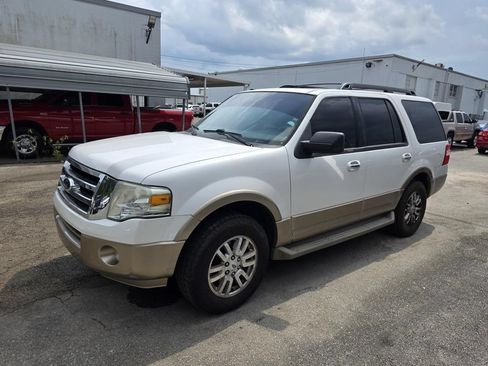 Used 2013 Ford Expedition XLT RWD image 4