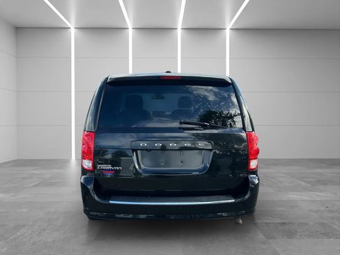 Used 2019 Dodge Grand Caravan SE w/ UConnect Hands-Free Group image 5