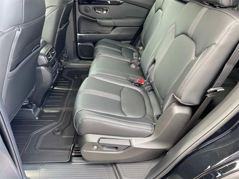 New 2025 Honda Pilot EX-L image 10