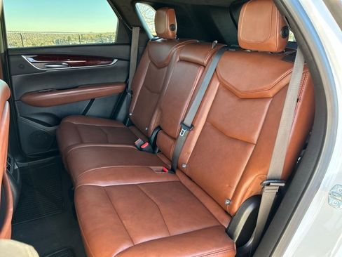 Used 2019 Cadillac XT5 Luxury image 19