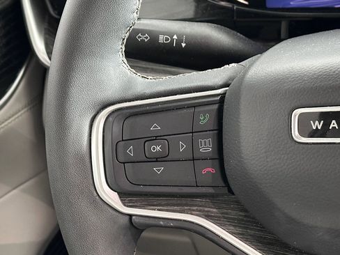 Used 2022 Jeep Wagoneer Series III w/ Premium Group I image 15