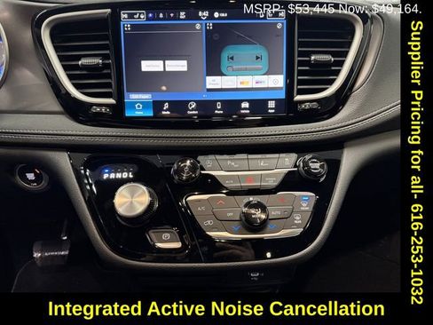 New 2026 Chrysler Pacifica Select image 5