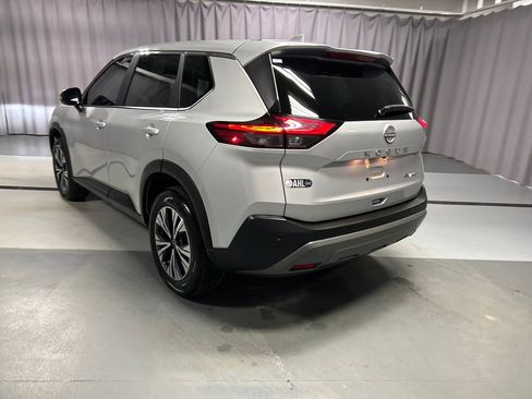 Used 2023 Nissan Rogue SV image 5