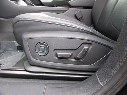 Used 2020 Audi Q3 2.0T Premium Plus image 33