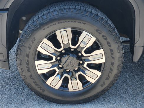 Used 2025 GMC Sierra 2500 Denali AWD/4WD image 30