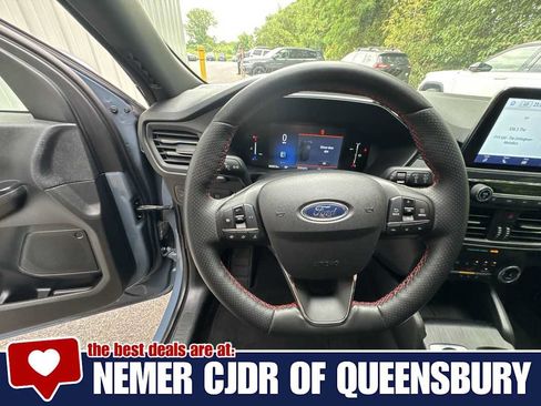Used 2025 Ford Escape ST-Line Select AWD/4WD image 14
