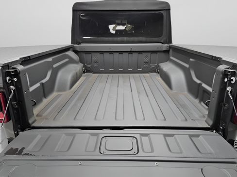 Certified 2020 Jeep Gladiator Rubicon AWD/4WD image 18