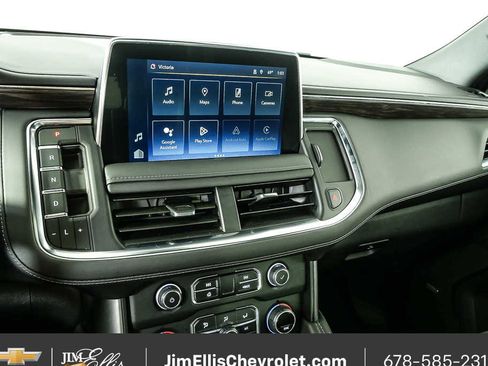 Used 2024 Chevrolet Suburban Z71 w/ Luxury Package image 13