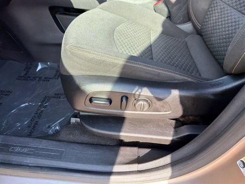 Used 2018 GMC Terrain SLE w/ Driver Convenience Package FWD image 19