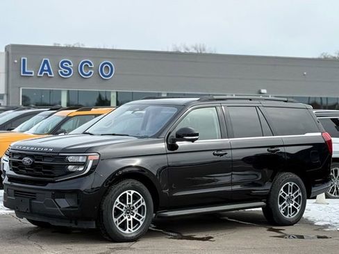Used 2025 Ford Expedition Active image 1