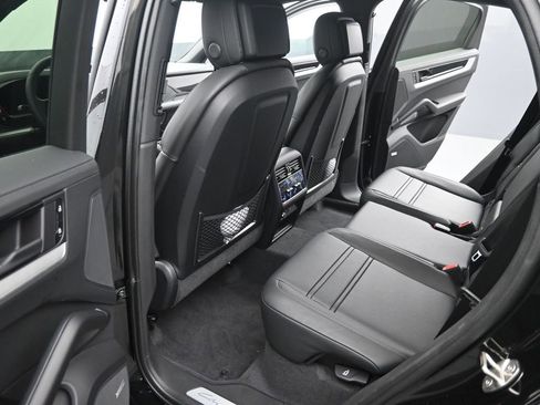 New 2026 Porsche Cayenne Coupe AWD/4WD image 24