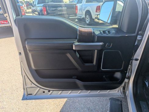 Used 2016 Ford F150 Platinum w/ Equipment Group 701A Luxury AWD/4WD image 9