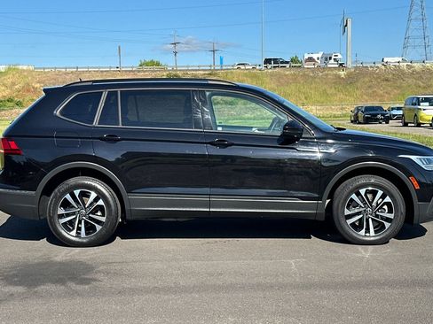 Used 2022 Volkswagen Tiguan S w/ IQ.Drive Package FWD image 2