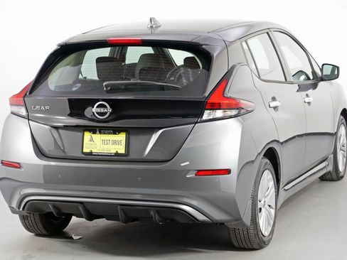 Used 2025 Nissan Leaf S image 44