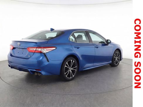 Used 2019 Toyota Camry SE image 5