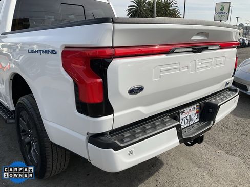 Used 2022 Ford F150 Lightning Lariat image 85