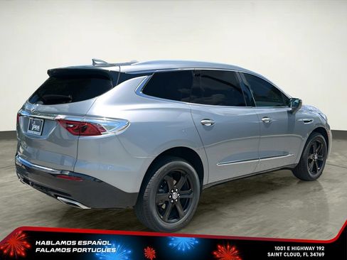 Used 2023 Buick Enclave Essence FWD image 6