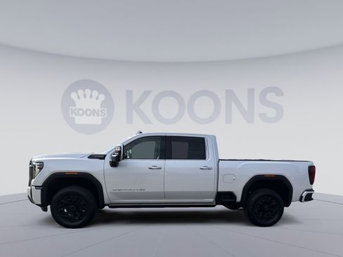 Used 2024 GMC Sierra 2500 Denali Ultimate image 2