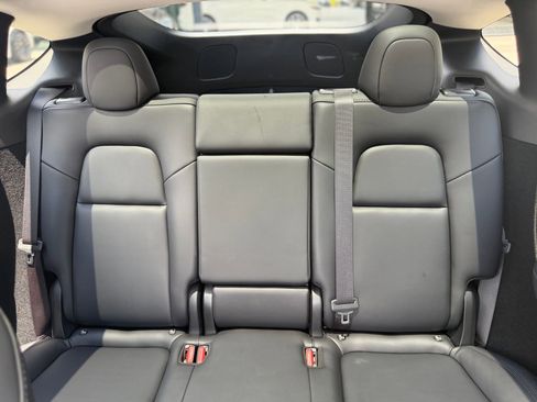 Used 2024 Tesla Model Y Long Range RWD image 28