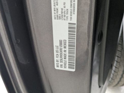 Used 2024 RAM ProMaster 2500 w/ Convenience Group FWD image 23