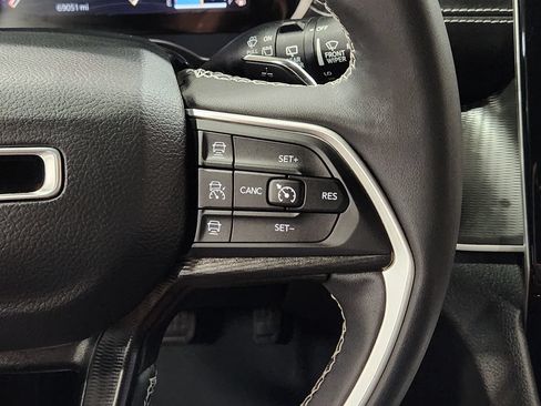 Used 2023 Jeep Grand Cherokee Altitude AWD/4WD image 50
