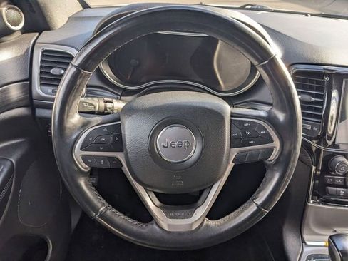 Certified 2022 Jeep Grand Cherokee Laredo X image 17