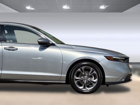 Used 2024 Honda Accord EX image 33