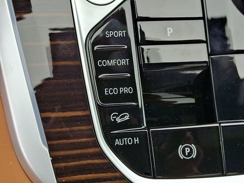 New 2026 BMW X5 xDrive40i w/ M Sport Package AWD/4WD image 18