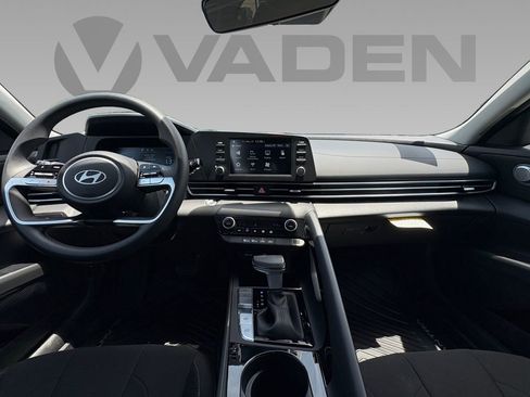 New 2026 Hyundai Elantra Hybrid FWD image 3