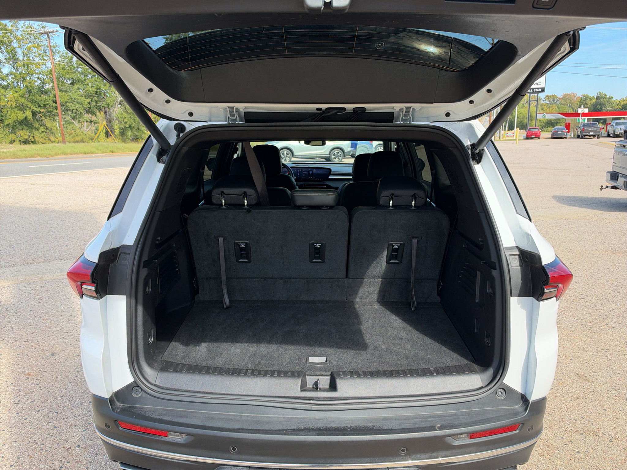 Used 2026 Buick Enclave Preferred FWD image 10