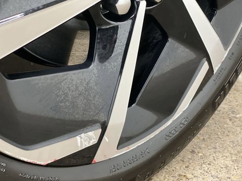 Used 2025 Chevrolet Equinox EV LT w/ Convenience Package image 31