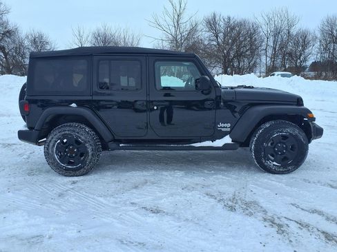 Used 2021 Jeep Wrangler Unlimited Sport image 4