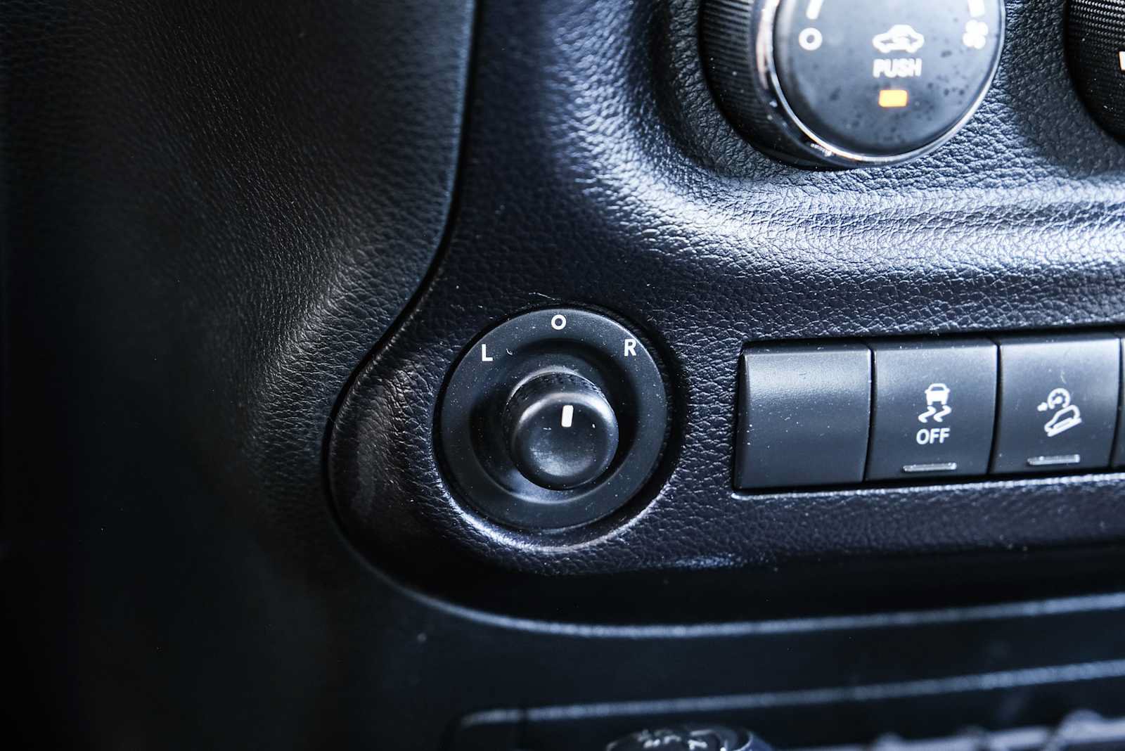 Used 2018 Jeep Wrangler Unlimited Sport AWD/4WD image 33