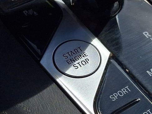 Used 2022 BMW X7 xDrive40i w/ Premium Package image 28