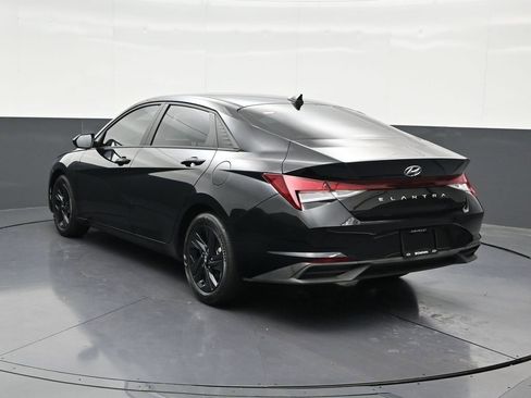 Used 2023 Hyundai Elantra SEL FWD image 3