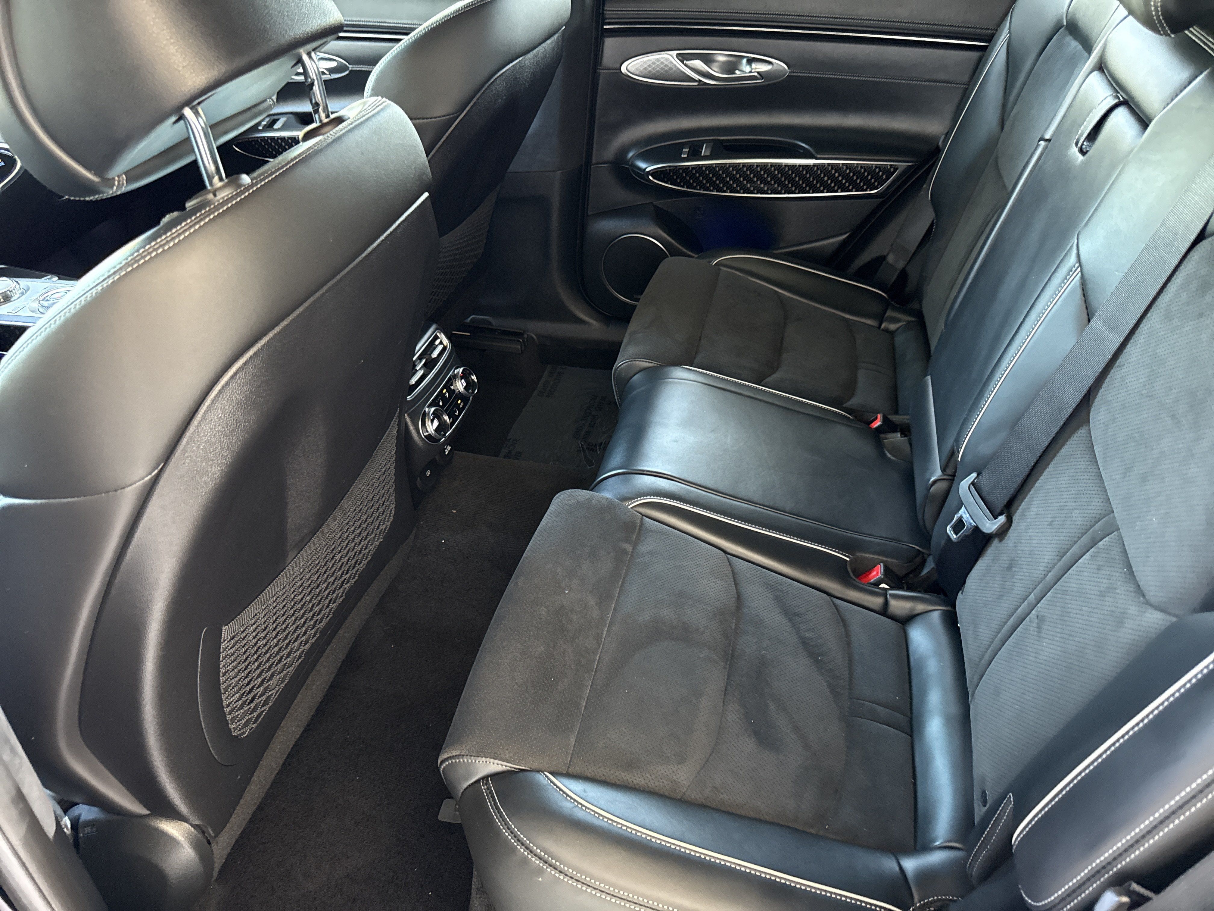 Used 2022 Genesis GV70 3.5T Sport w/ Sport Prestige Package AWD/4WD image 28