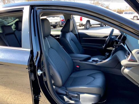 Used 2024 Toyota Camry SE image 9