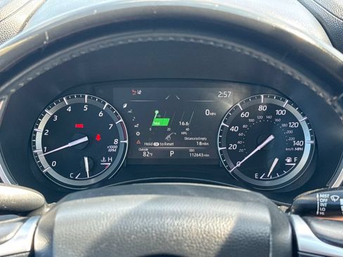 Used 2020 Toyota Highlander XLE AWD/4WD image 18