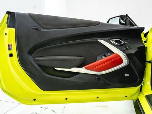 Used 2021 Chevrolet Camaro ZL1 RWD image 19