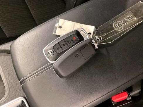 Used 2025 Nissan Sentra SV image 14