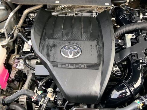 Certified 2024 Toyota Highlander LE image 32