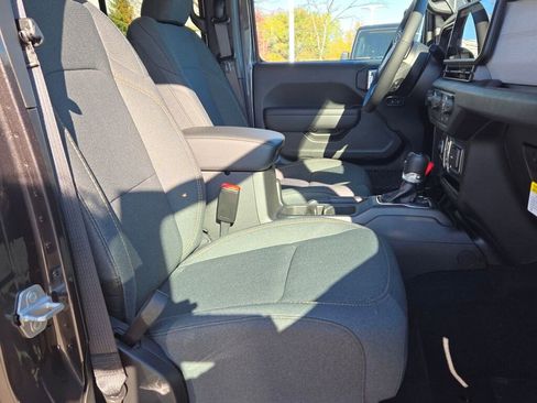 New 2026 Jeep Gladiator Sport image 7